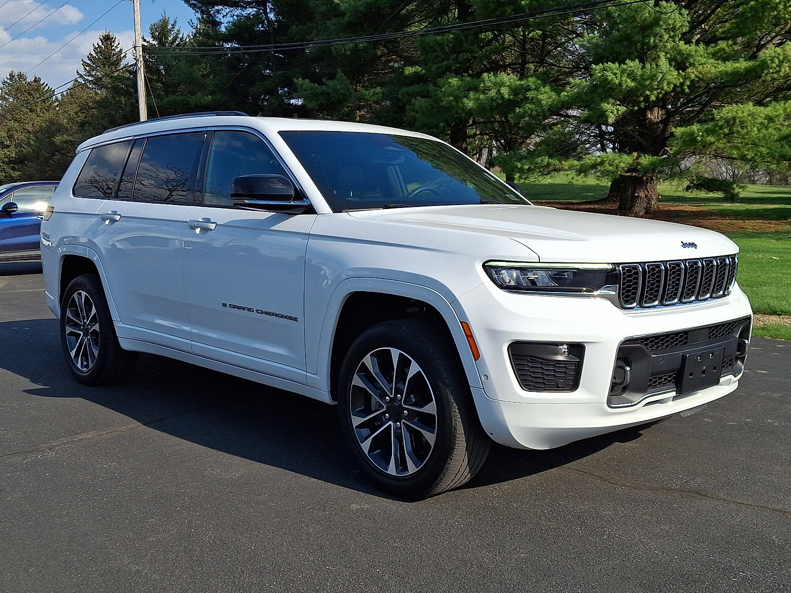 Certified 2023 Jeep Grand Cherokee L Overland AWD/4WD image 3