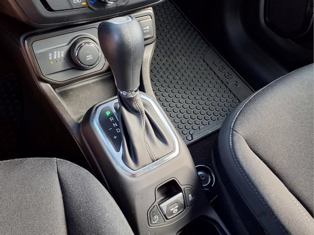 Used 2023 Jeep Renegade Altitude w/ Convenience Group I AWD/4WD image 23