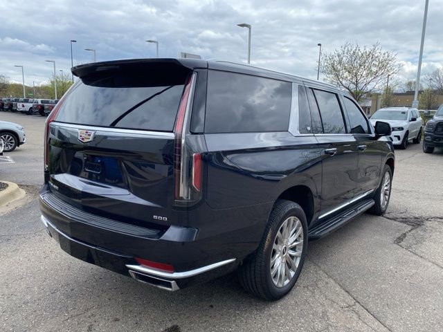 Used 2022 Cadillac Escalade ESV Premium Luxury AWD/4WD image 3