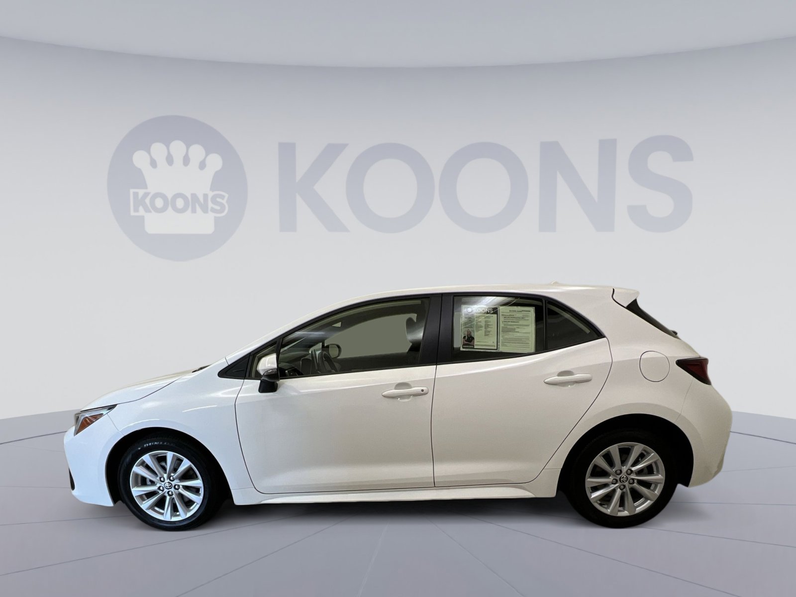 Used 2025 Toyota Corolla SE FWD image 5
