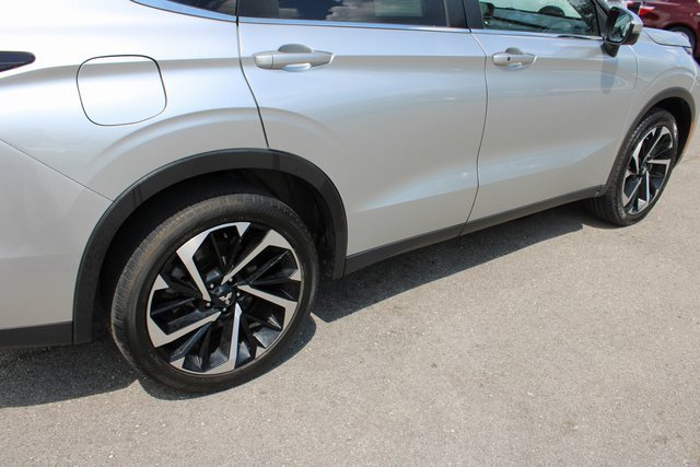 Used 2022 Mitsubishi Outlander SE image 52