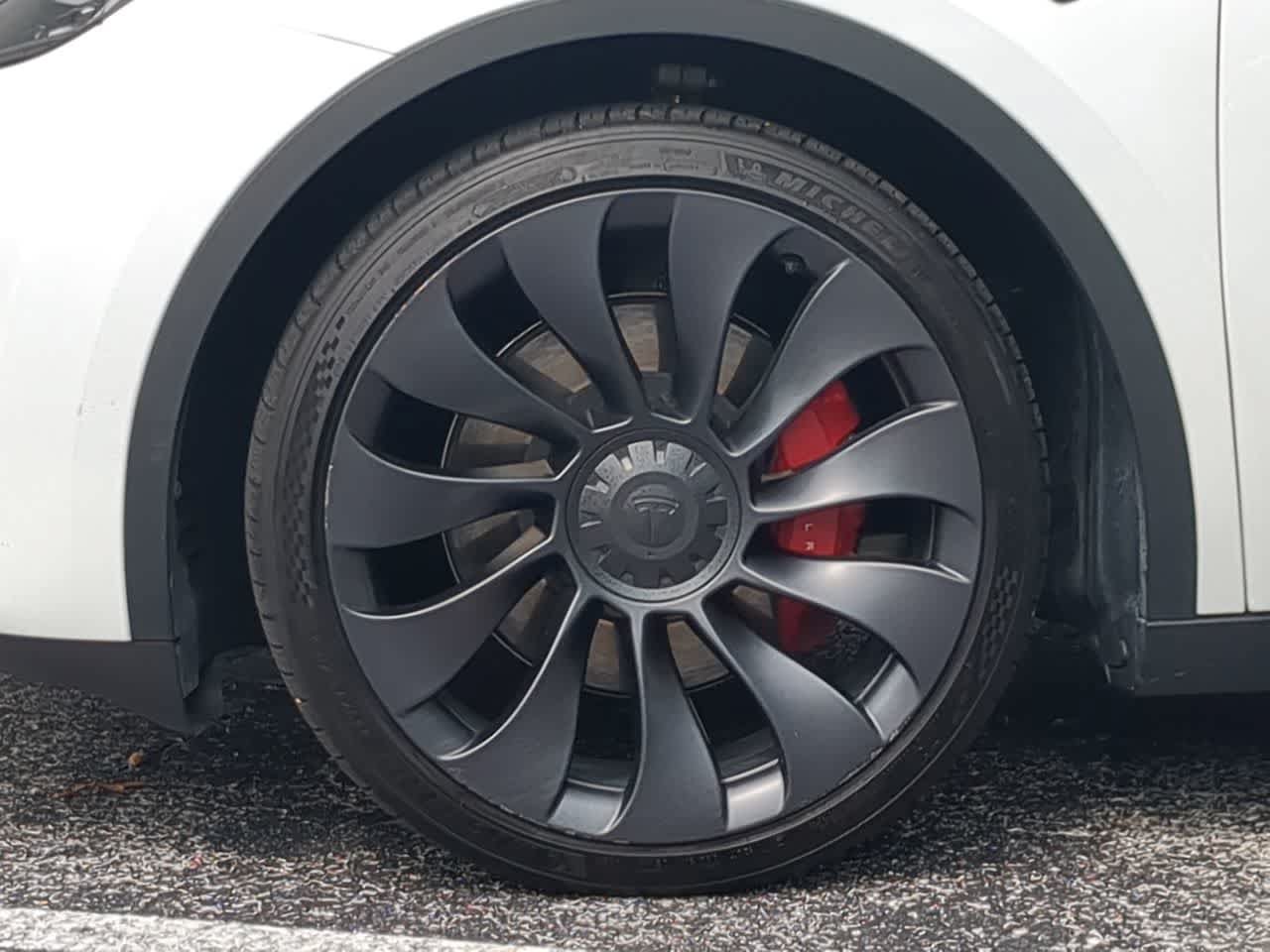 Used 2024 Tesla Model Y Performance AWD/4WD image 13