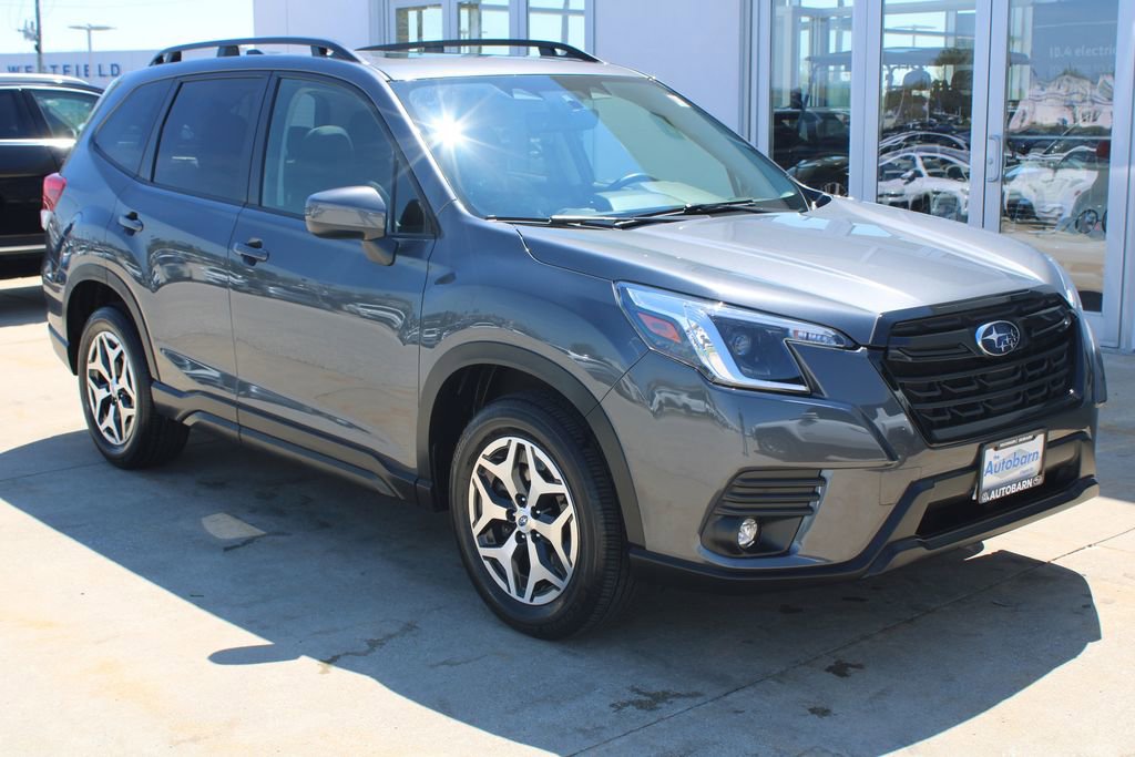 Certified 2024 Subaru Forester Premium AWD/4WD image 1