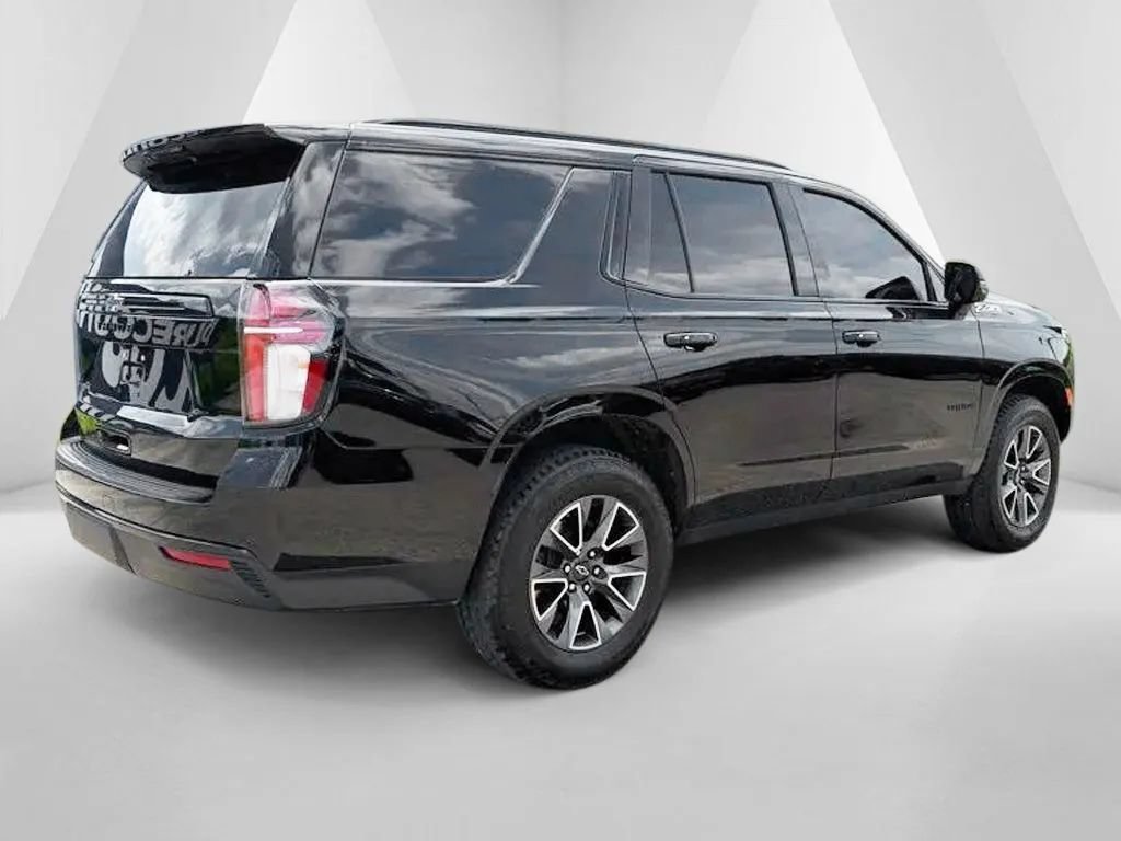 Used 2024 Chevrolet Tahoe Z71 w/ Luxury Package AWD/4WD image 7