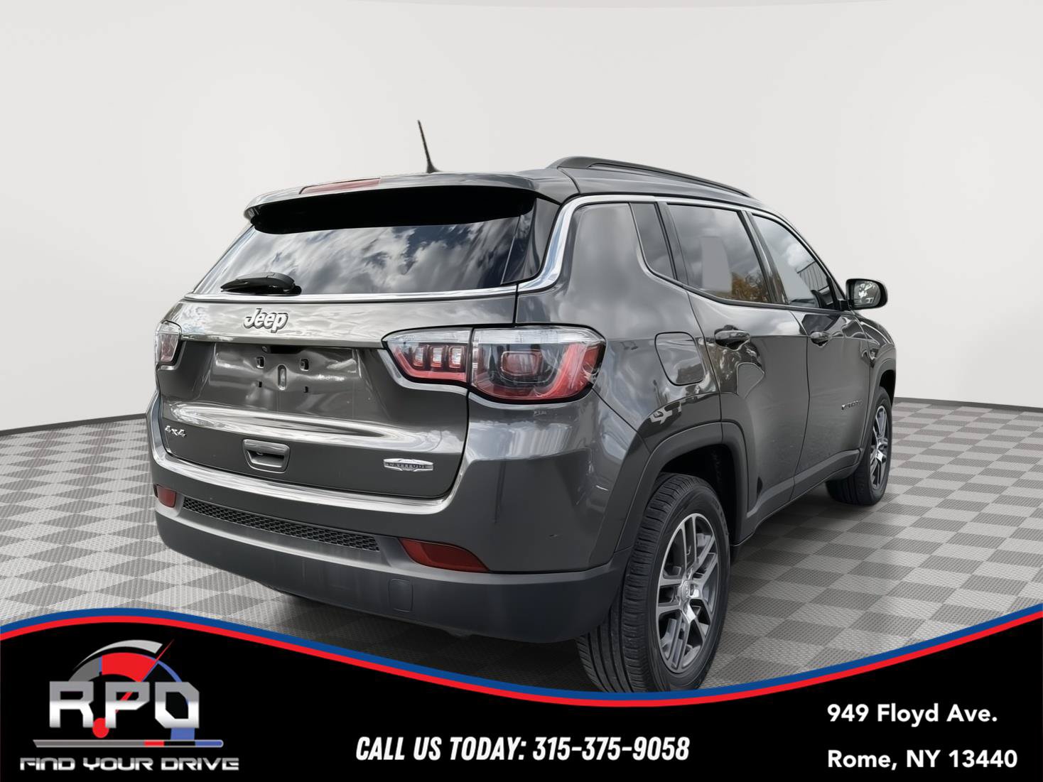 Used 2018 Jeep Compass Latitude AWD/4WD image 5
