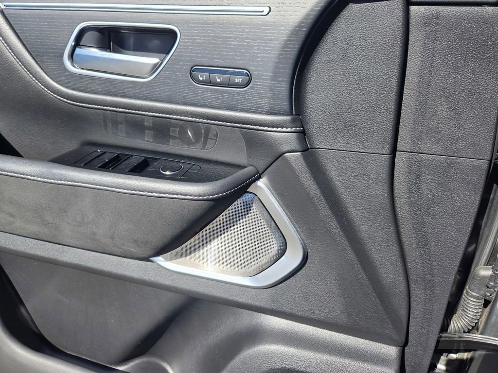 Certified 2025 INFINITI QX80 Sensory image 14