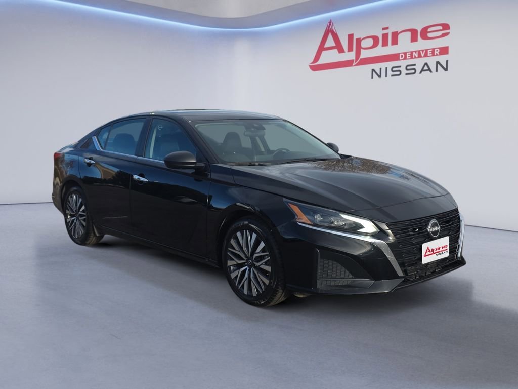 Used 2024 Nissan Altima 2.5 SV FWD image 7