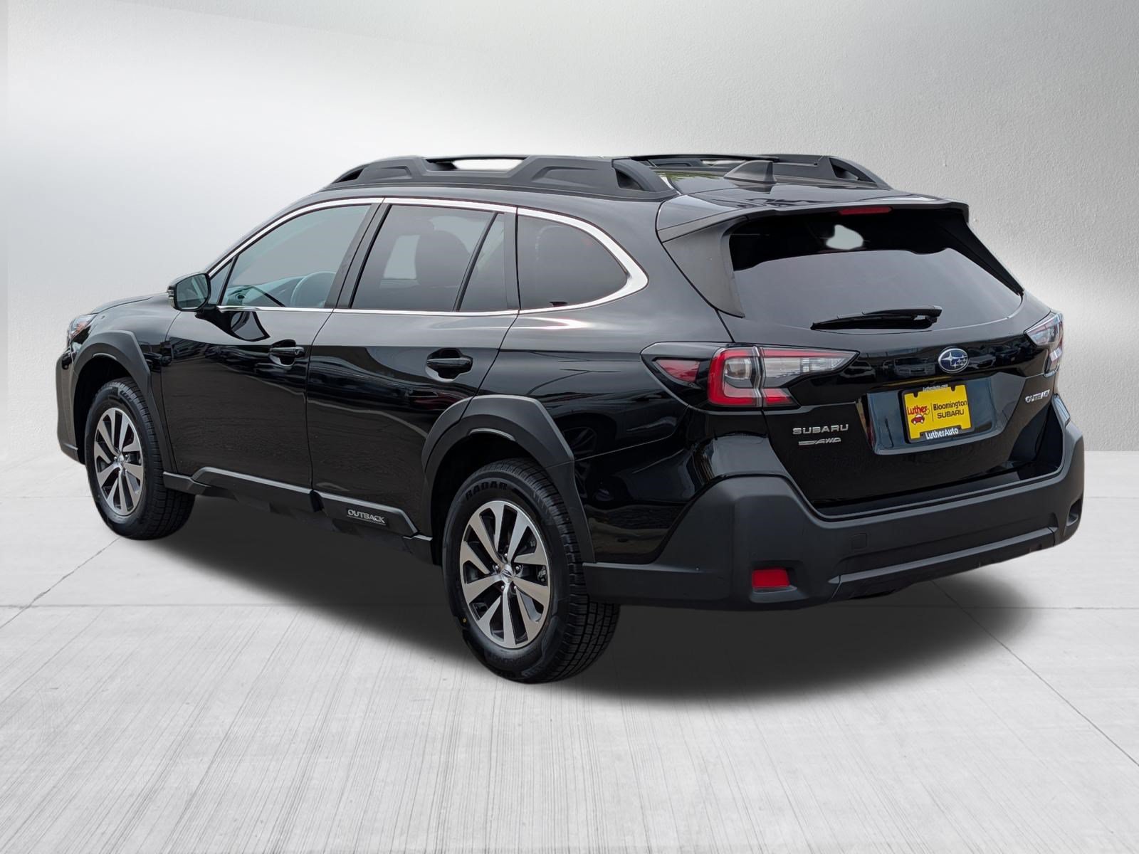 Certified 2025 Subaru Outback Premium AWD/4WD image 5