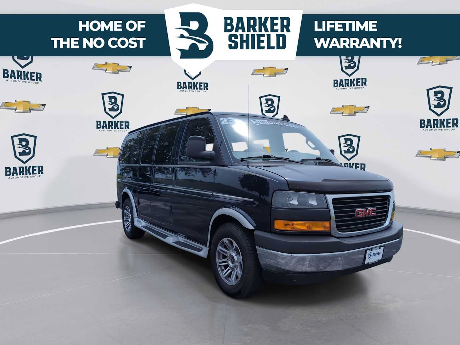Used 2023 GMC Savana 2500 RWD image 2