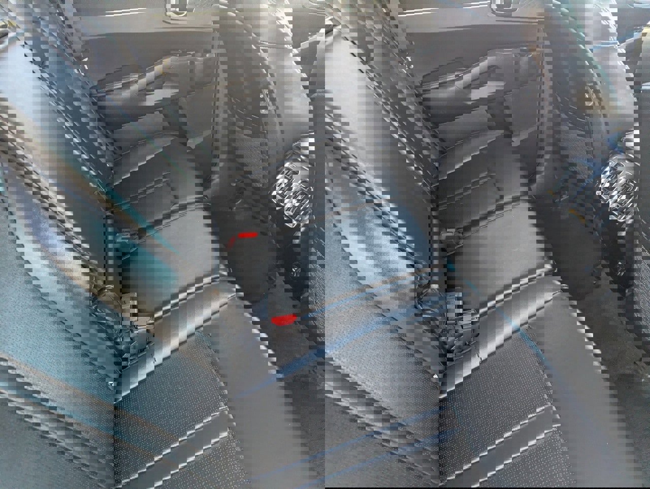 Used 2024 Kia Sorento S image 15