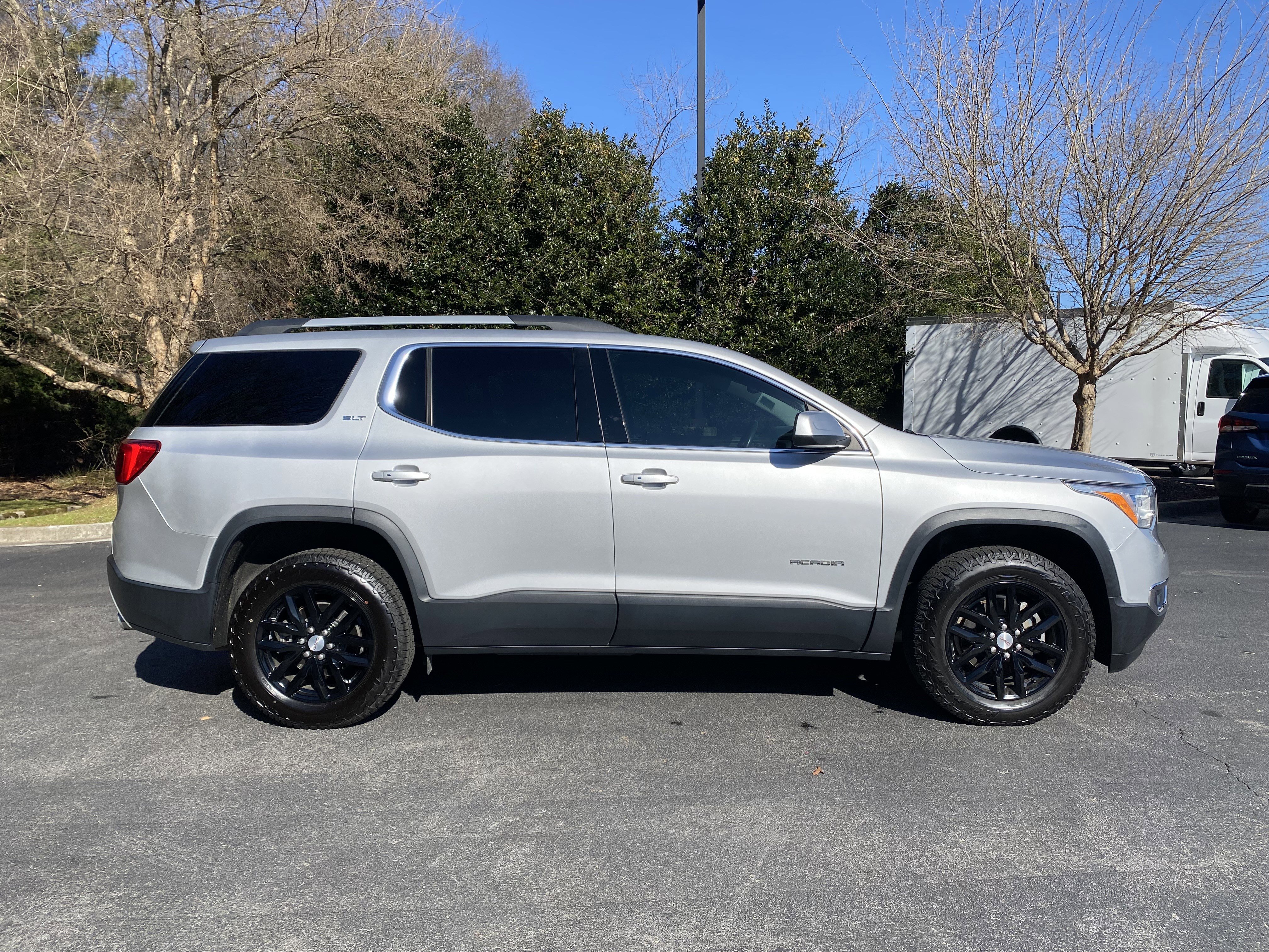 Used 2019 GMC Acadia SLT w/ LPO, Floor Liner Package image 10
