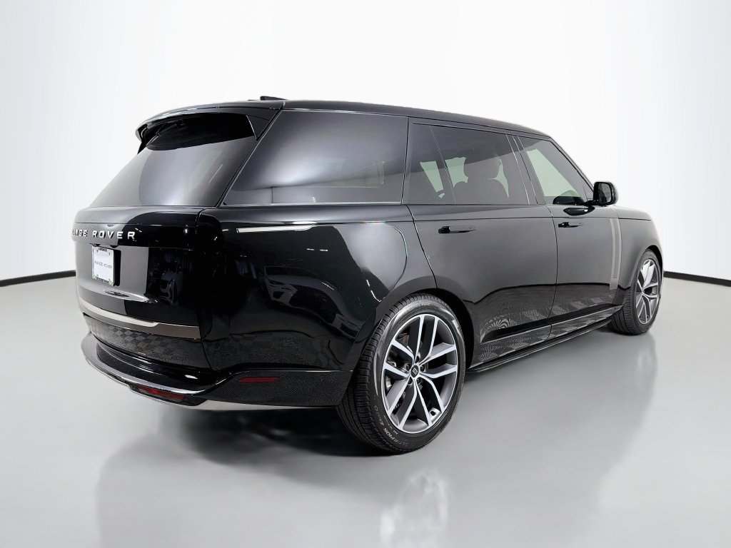 New 2027 Land Rover Range Rover Long Wheelbase SE AWD/4WD image 5