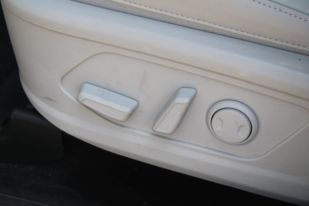 Certified 2024 Kia Sorento SX FWD image 24