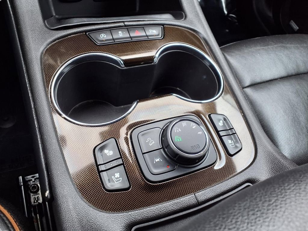 Used 2023 GMC Acadia AT4 w/ Technology Package image 10