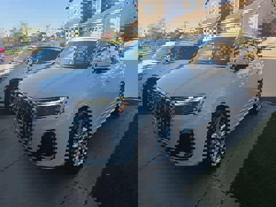 Used 2025 Audi Q7 Premium Plus w/ Premium Plus Package image 2