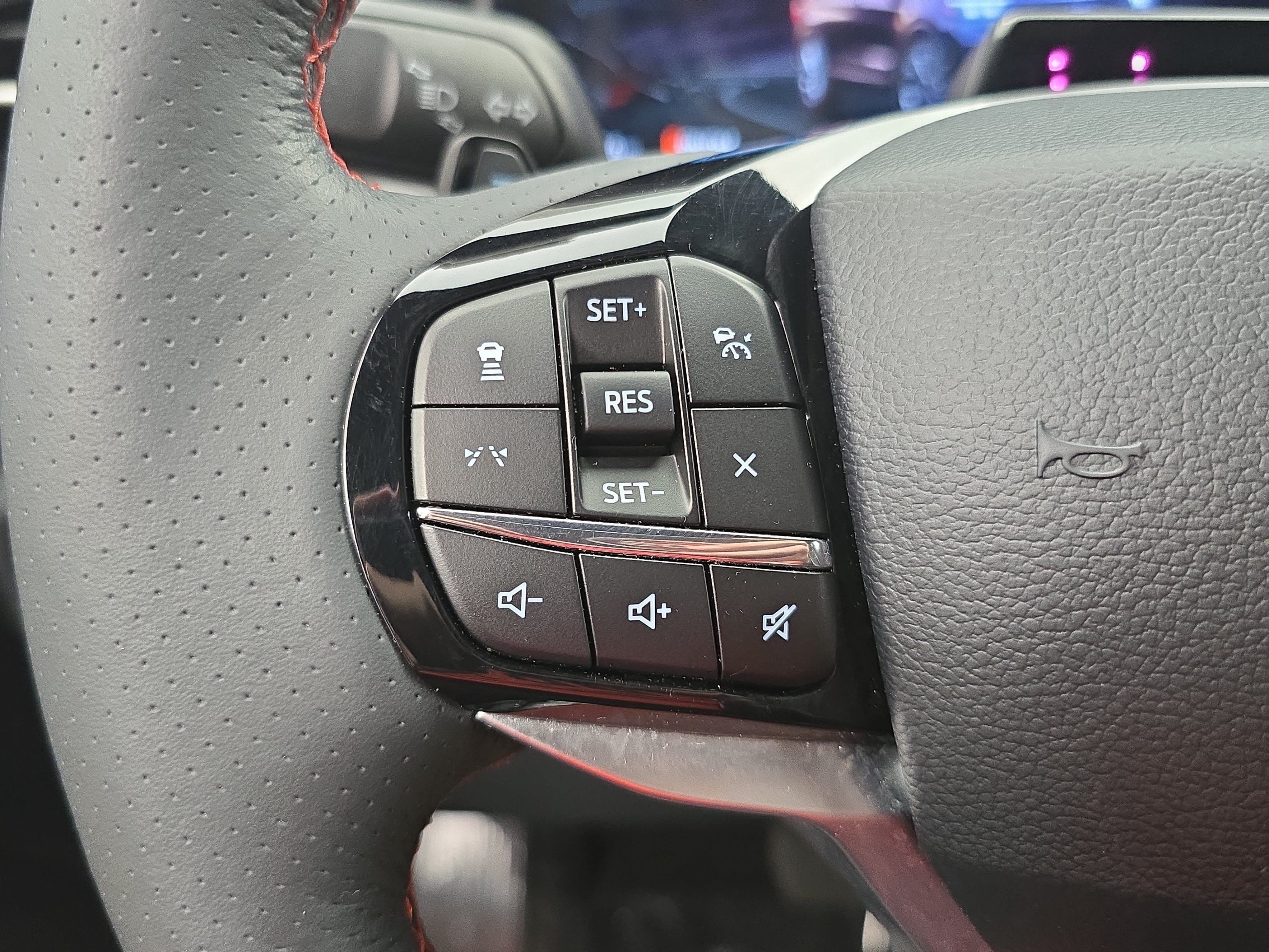 Used 2026 Ford Explorer ST w/ Sun And Sound Package AWD/4WD image 18