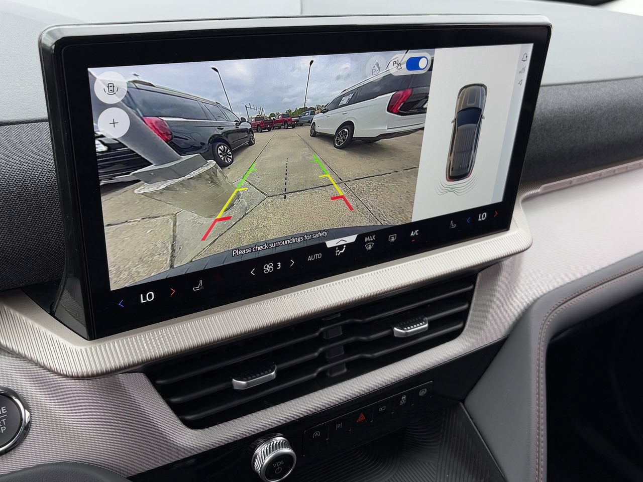 New 2026 Ford Explorer Active RWD image 18
