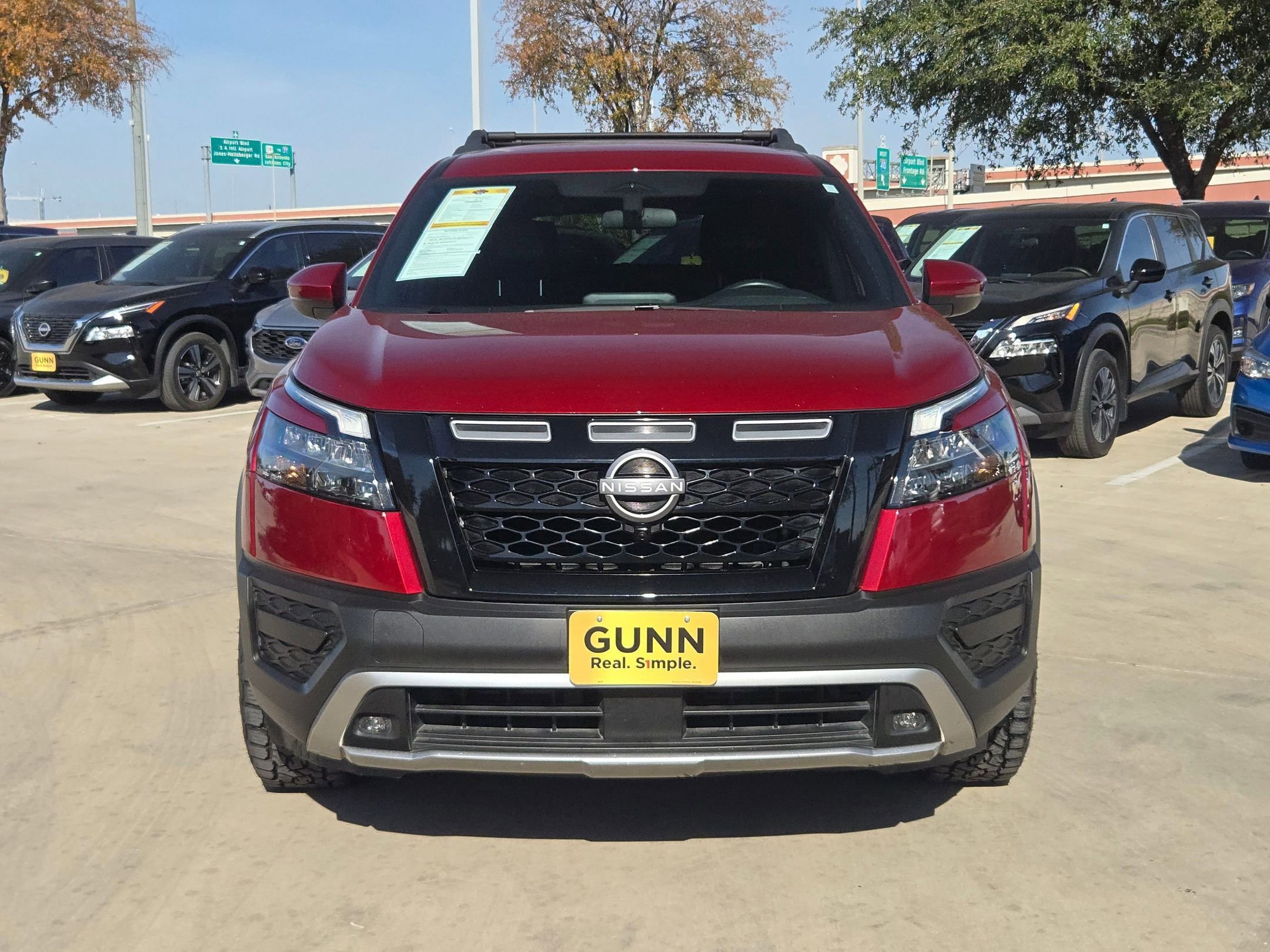 Used 2023 Nissan Pathfinder Rock Creek image 2