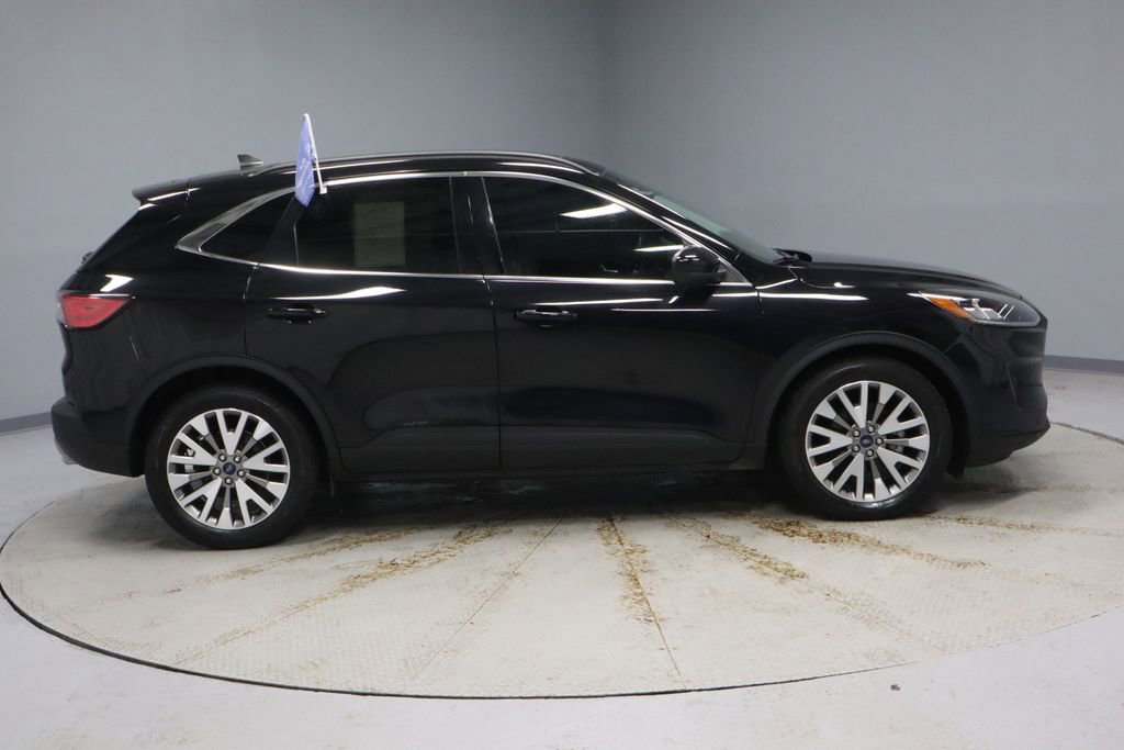 Certified 2022 Ford Escape Titanium image 13