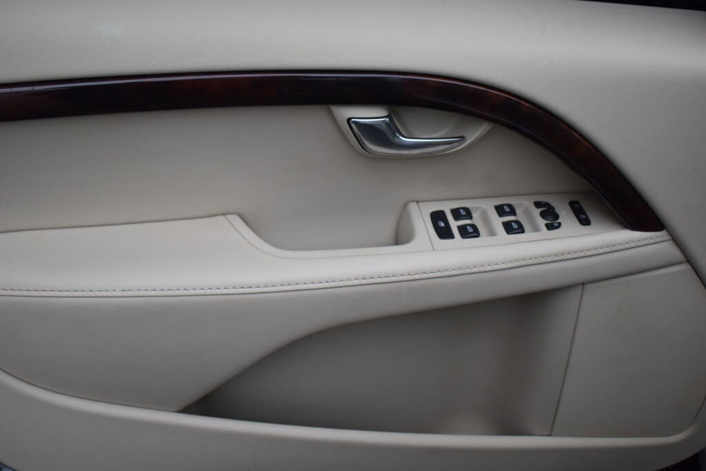 Used 2015 Volvo S80 T5 Platinum image 17