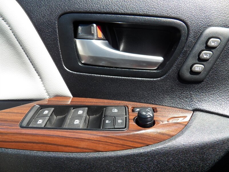 Used 2015 Toyota Sienna Limited Premium w/ Advanced Technology Package FWD image 27
