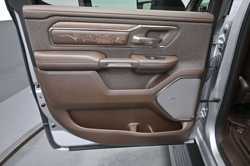 Used 2025 RAM 1500 Limited AWD/4WD image 13