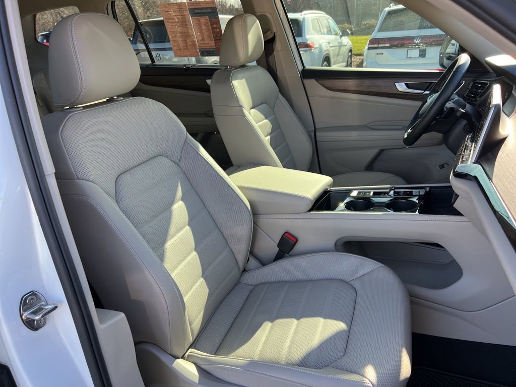 Used 2025 Volkswagen Atlas SEL image 23
