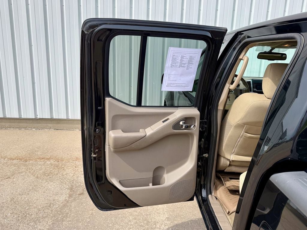 Used 2018 Nissan Frontier SV w/ Value Truck Package AWD/4WD image 15