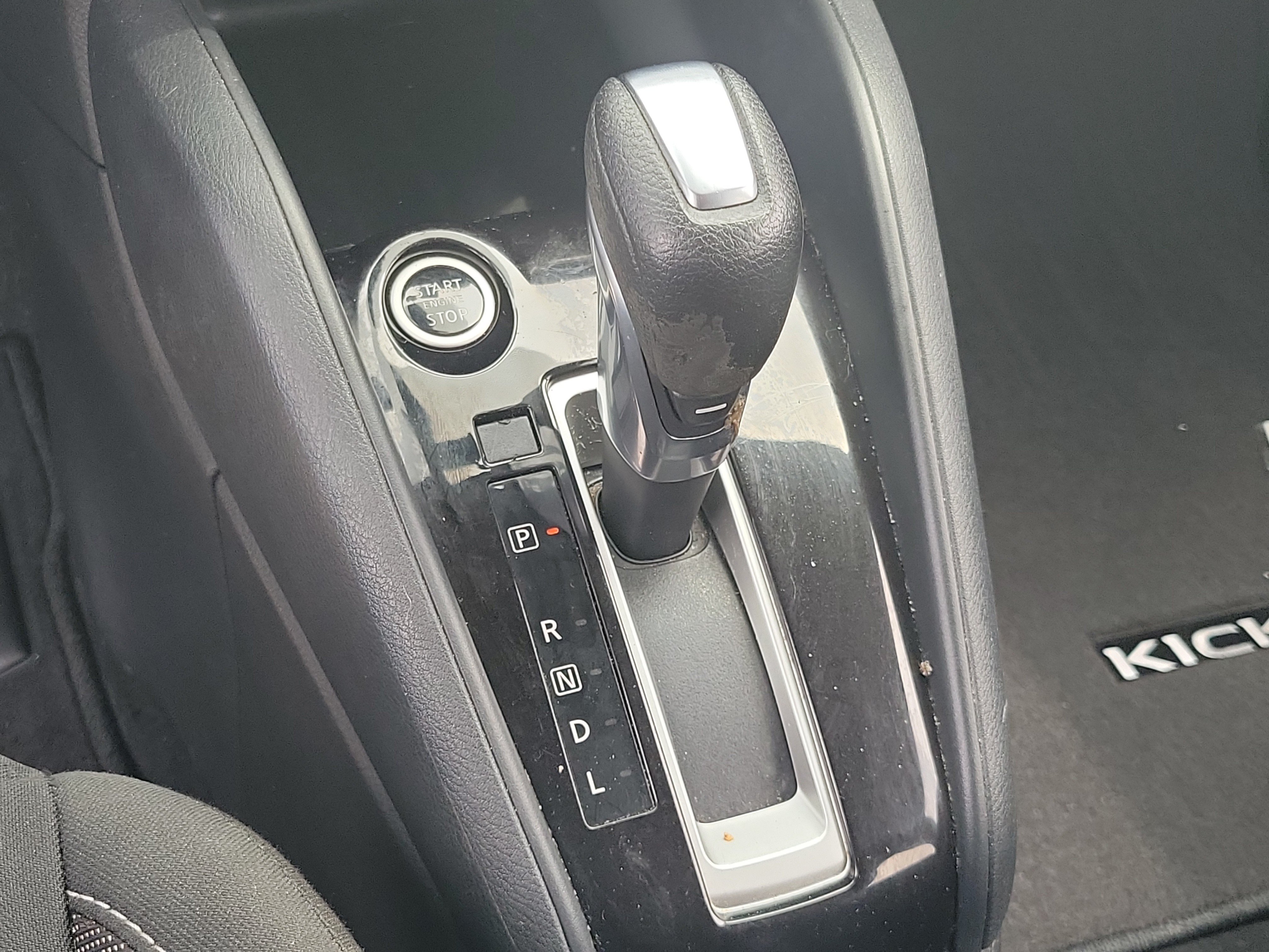 Used 2020 Nissan Kicks S FWD image 18