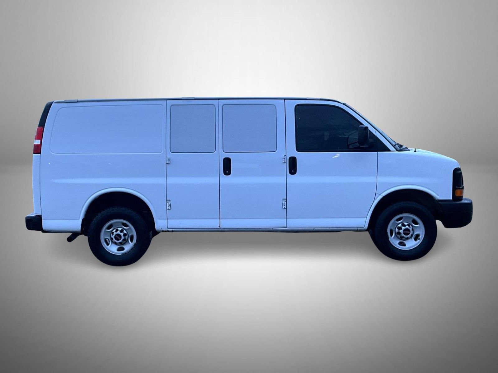 Used 2016 GMC Savana 2500 RWD image 4