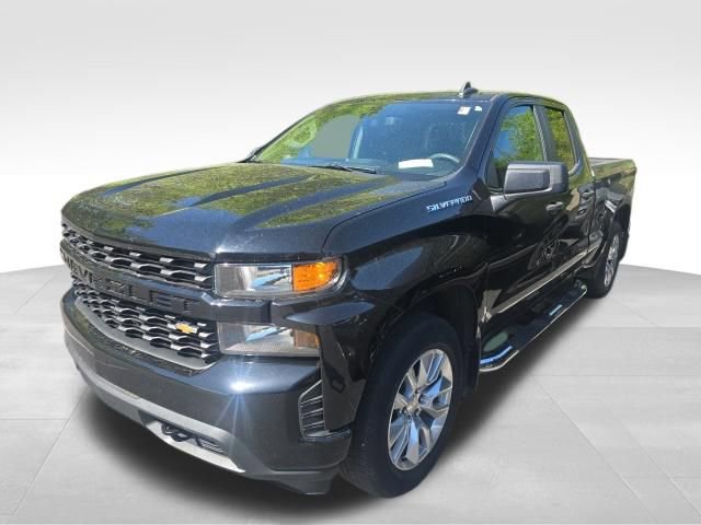 Used 2020 Chevrolet Silverado 1500 Custom w/ Custom Value Package AWD/4WD image 10