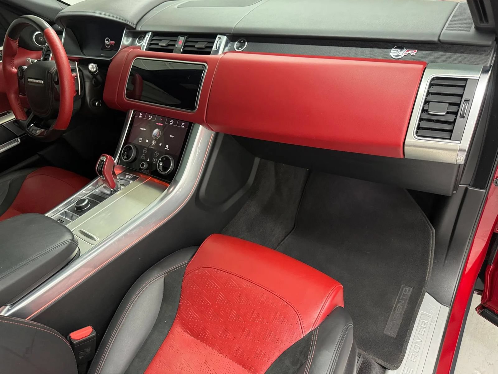 Used 2020 Land Rover Range Rover Sport SVR AWD/4WD image 12