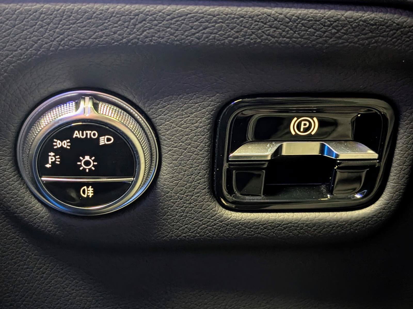 Used 2024 Mercedes-Benz EQS 450+ 4MATIC SUV image 33