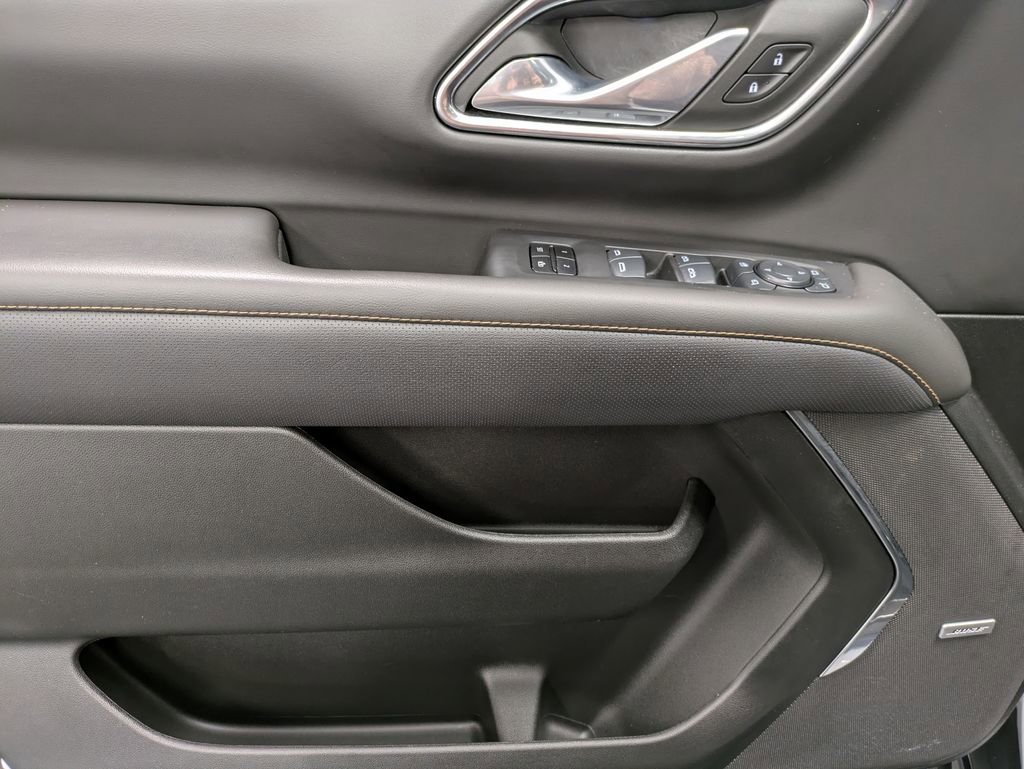 Used 2024 GMC Yukon AT4 w/ AT4 Premium Plus Package image 12