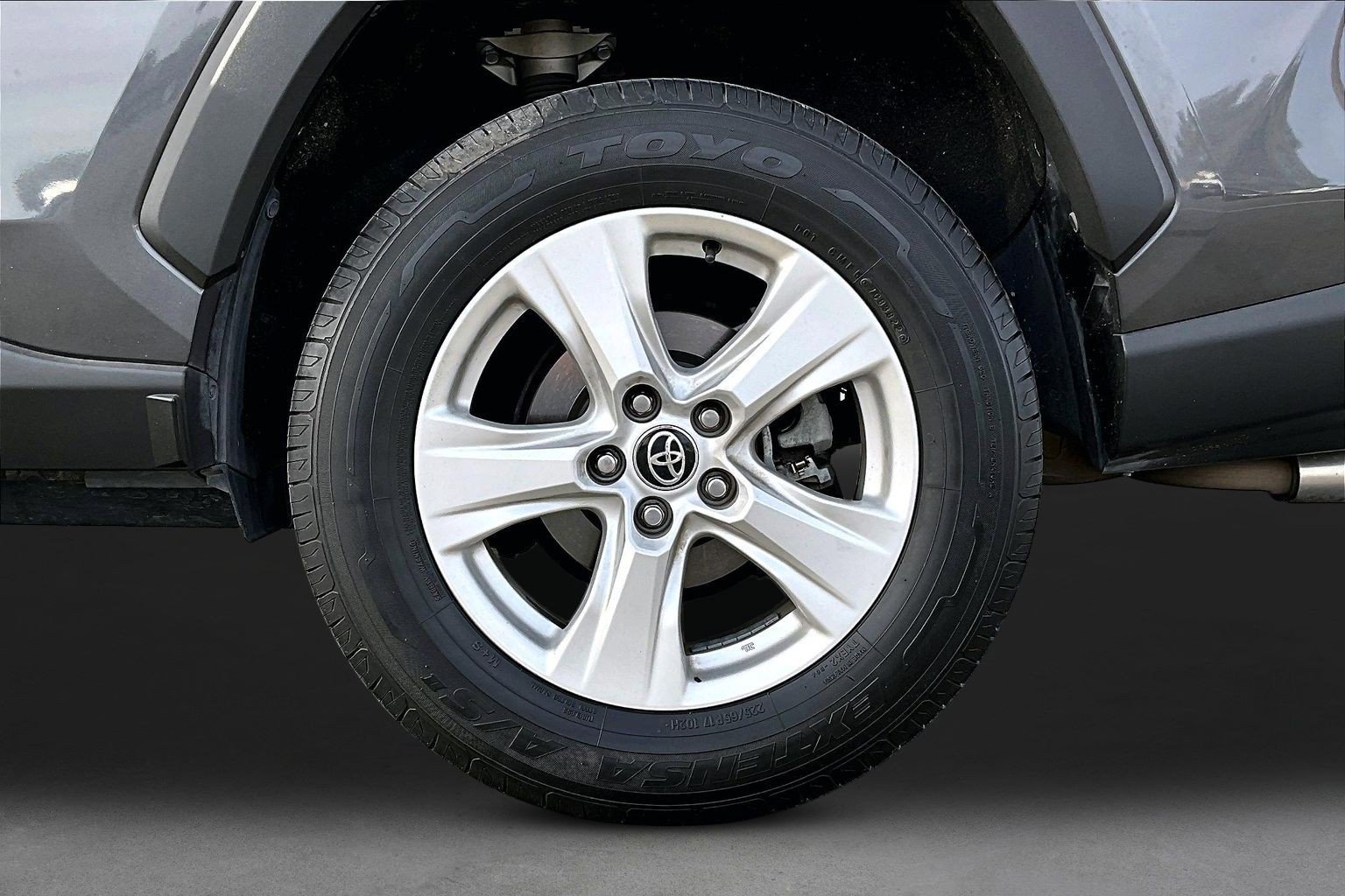 Used 2021 Toyota RAV4 XLE FWD image 5