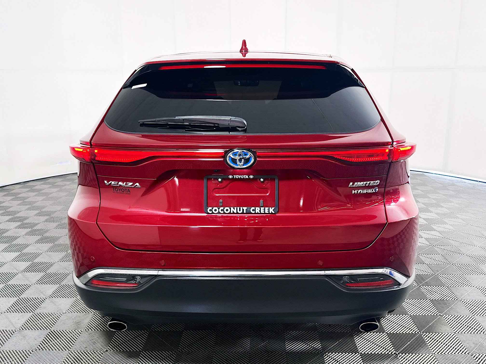 Used 2021 Toyota Venza Limited AWD/4WD image 4