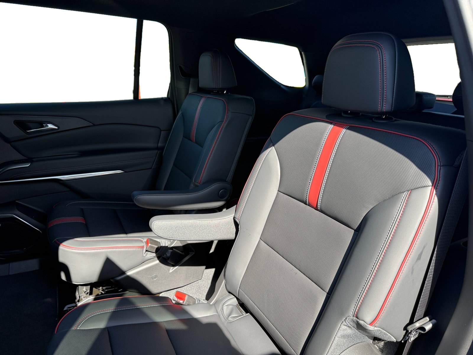 New 2027 Chevrolet Traverse RS AWD/4WD image 16