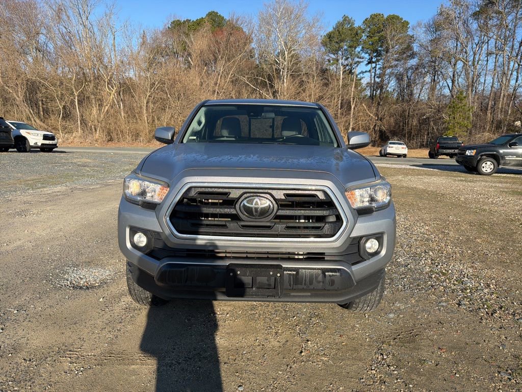 Used 2018 Toyota Tacoma SR5 w/ SR5 Appearance Package (SM) image 8