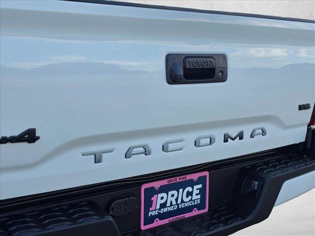 Used 2022 Toyota Tacoma SR AWD/4WD image 14
