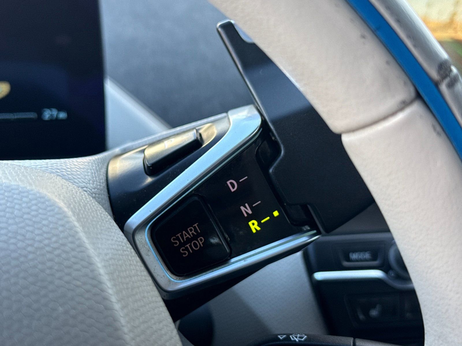 Used 2017 BMW i3 94Ah w/Range Extender image 21