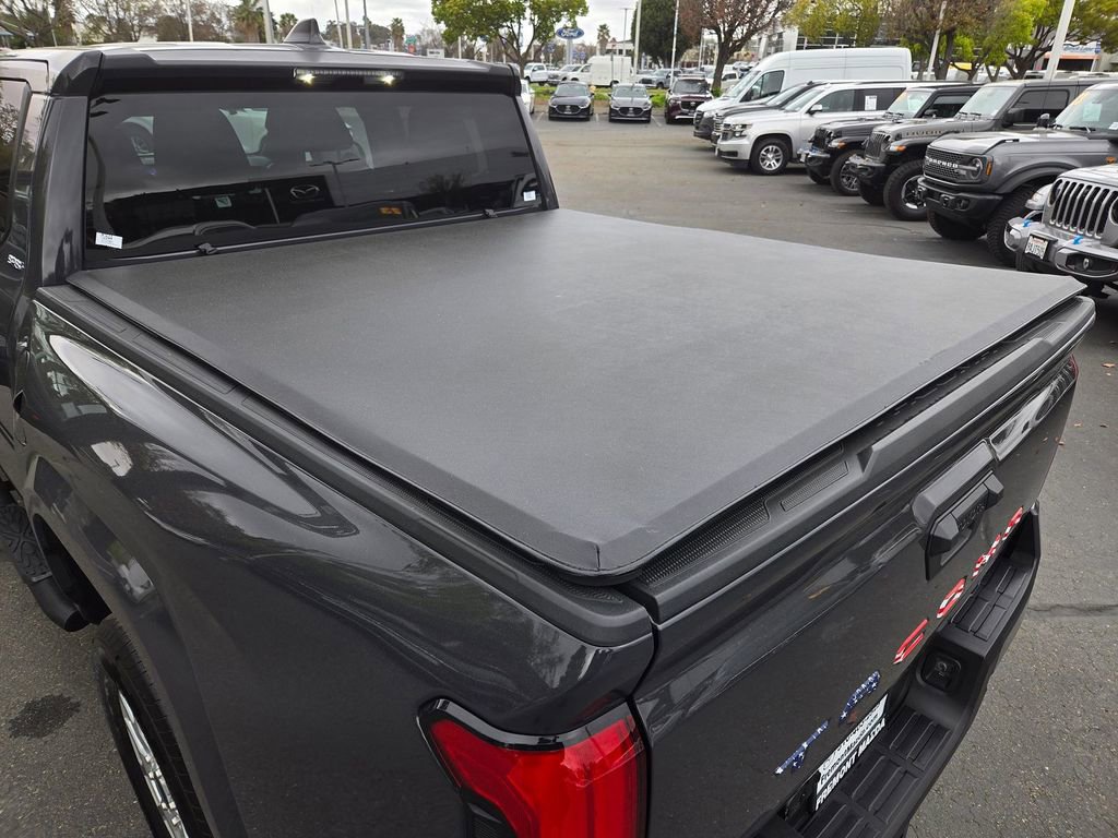 Used 2025 Toyota Tacoma SR5 image 9