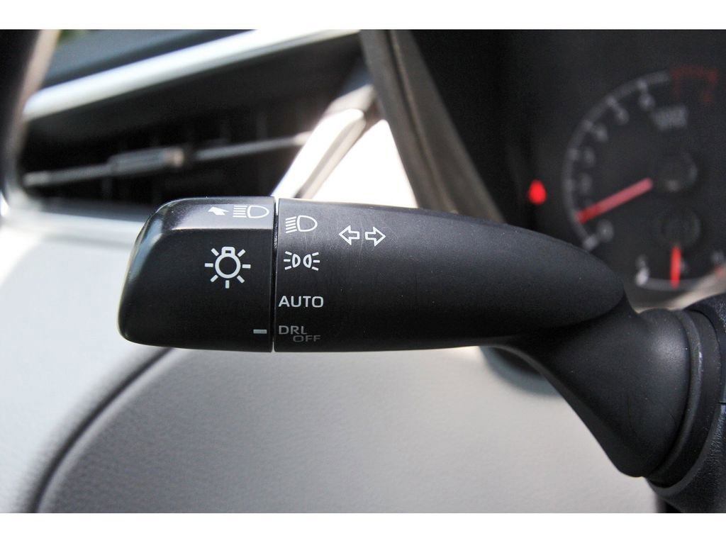 Used 2022 Toyota Corolla Cross LE FWD image 18