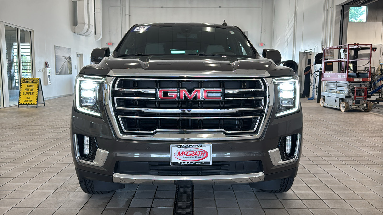 Used 2021 GMC Yukon SLT w/ SLT Luxury Plus Package AWD/4WD image 10