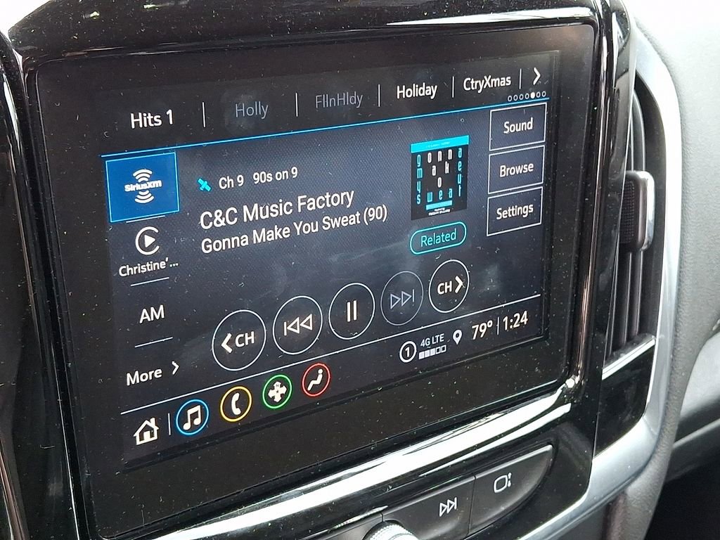 Used 2023 Chevrolet Traverse LT image 18