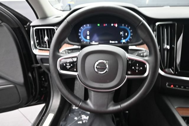 Used 2025 Volvo V60 B5 Cross Country Plus AWD/4WD image 14