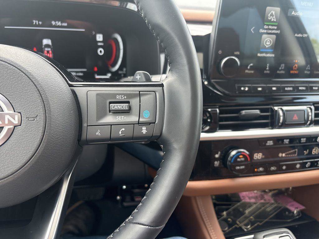 Used 2025 Nissan Pathfinder Platinum image 19