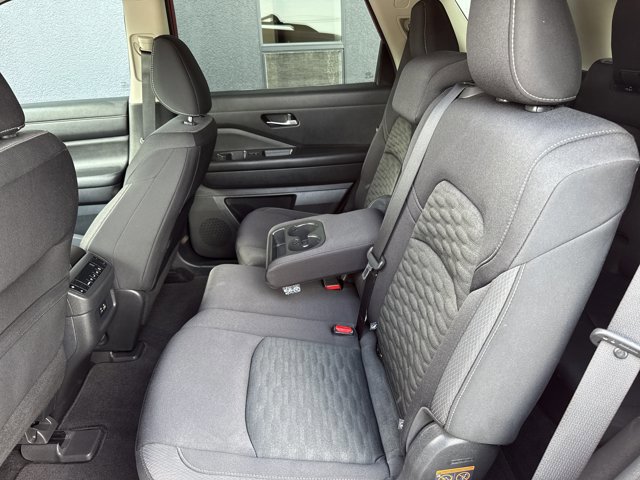 Certified 2022 Nissan Pathfinder SV FWD image 6