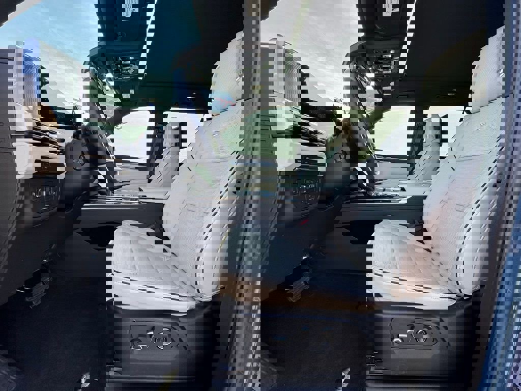 New 2026 Cadillac Escalade ESV Sport w/ Touring Package image 24