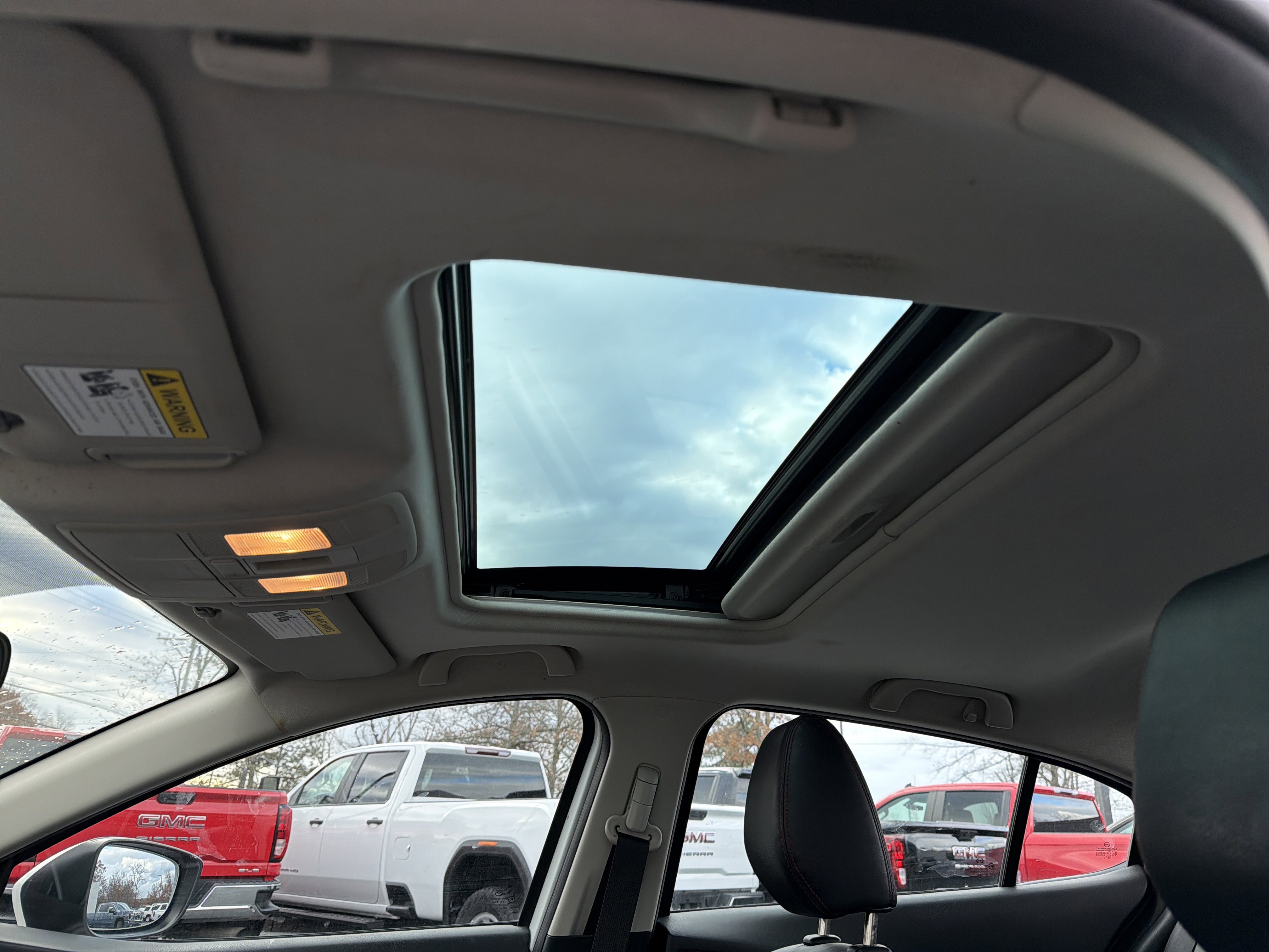 Used 2015 MAZDA MAZDA3 i Grand Touring image 25