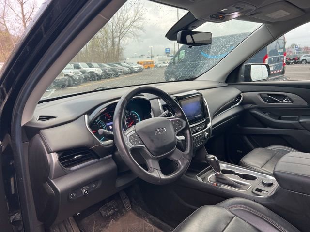 Used 2020 Chevrolet Traverse RS image 2